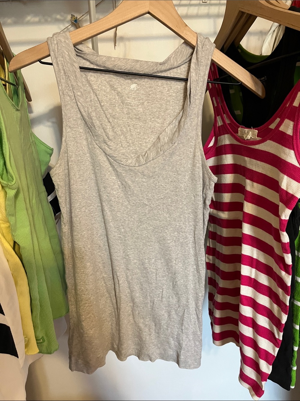 7 Mixed Color Ribbed Tank Tops Assorted - Picture 5 of 8